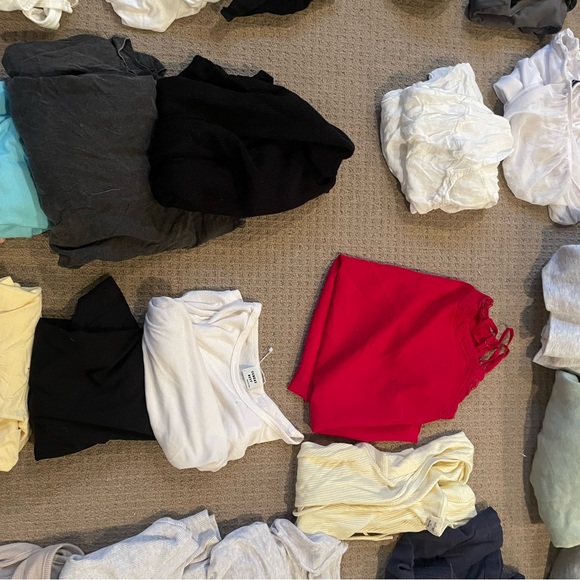 60 PIECE BUNDLE! - Picture 10 of 13